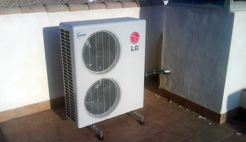 Me gusta Leonardoda Enorme Permiso para compresor aire acondicionado en terraza comunitaria? | Aire  acondicionado en Zaragoza